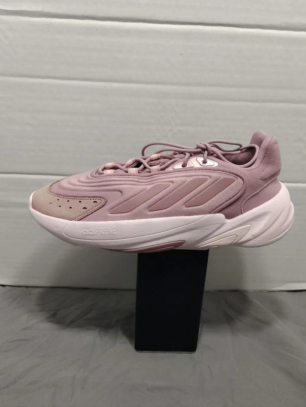 Adidas Ozelia Magic Mauve , Women # 9 US